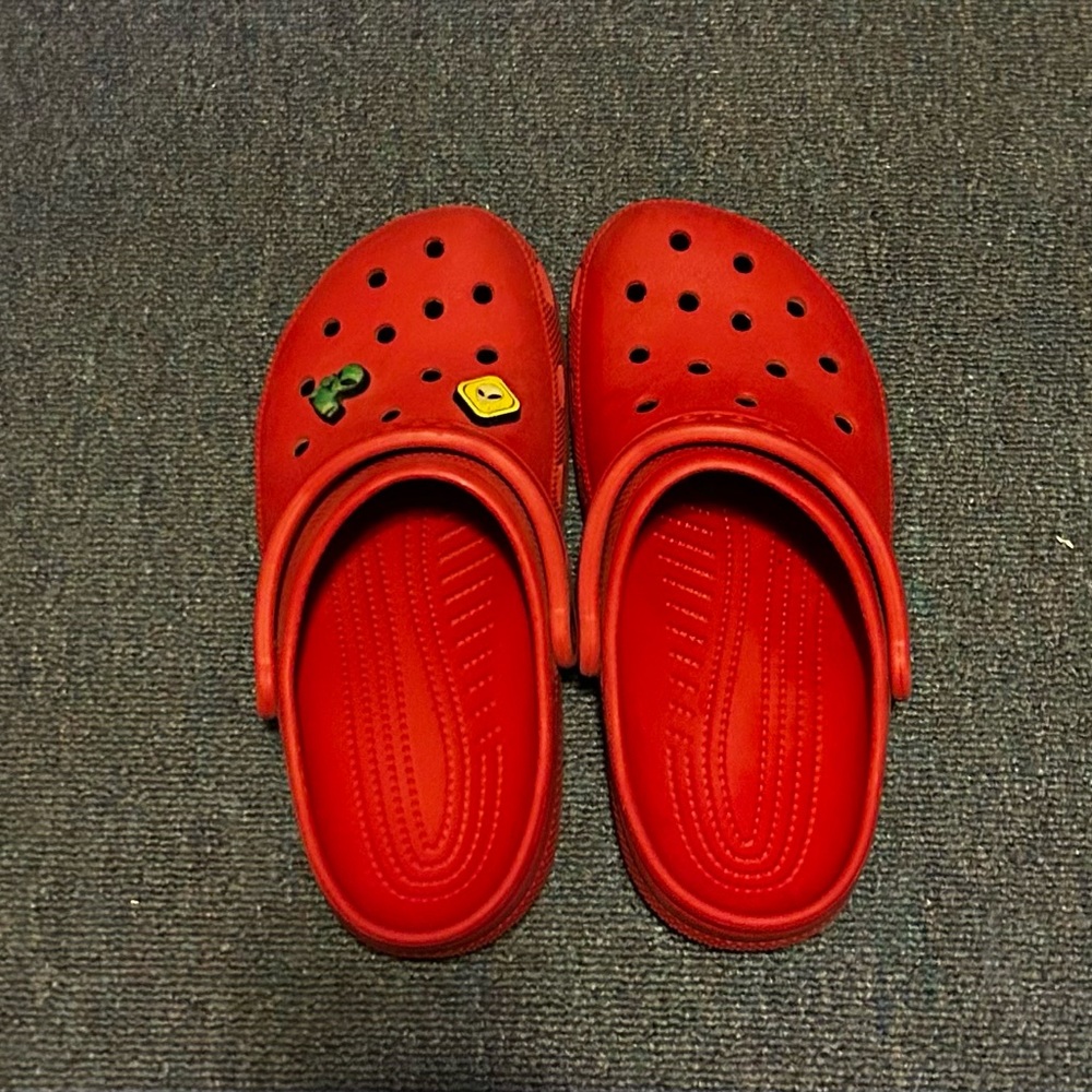 Women’s Size 10/Men’s Size 8 Red Crocs with 2 Jibbitz